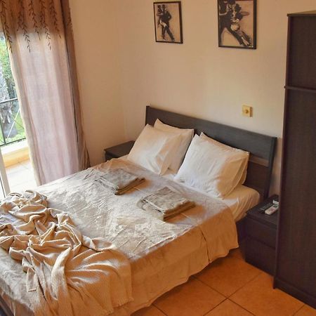 Raise Cosy Studio With Pool In Limassol Bagian luar foto