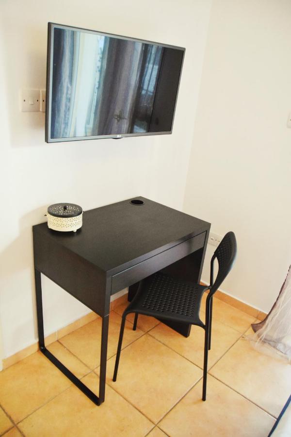 Raise Cosy Studio With Pool In Limassol Bagian luar foto